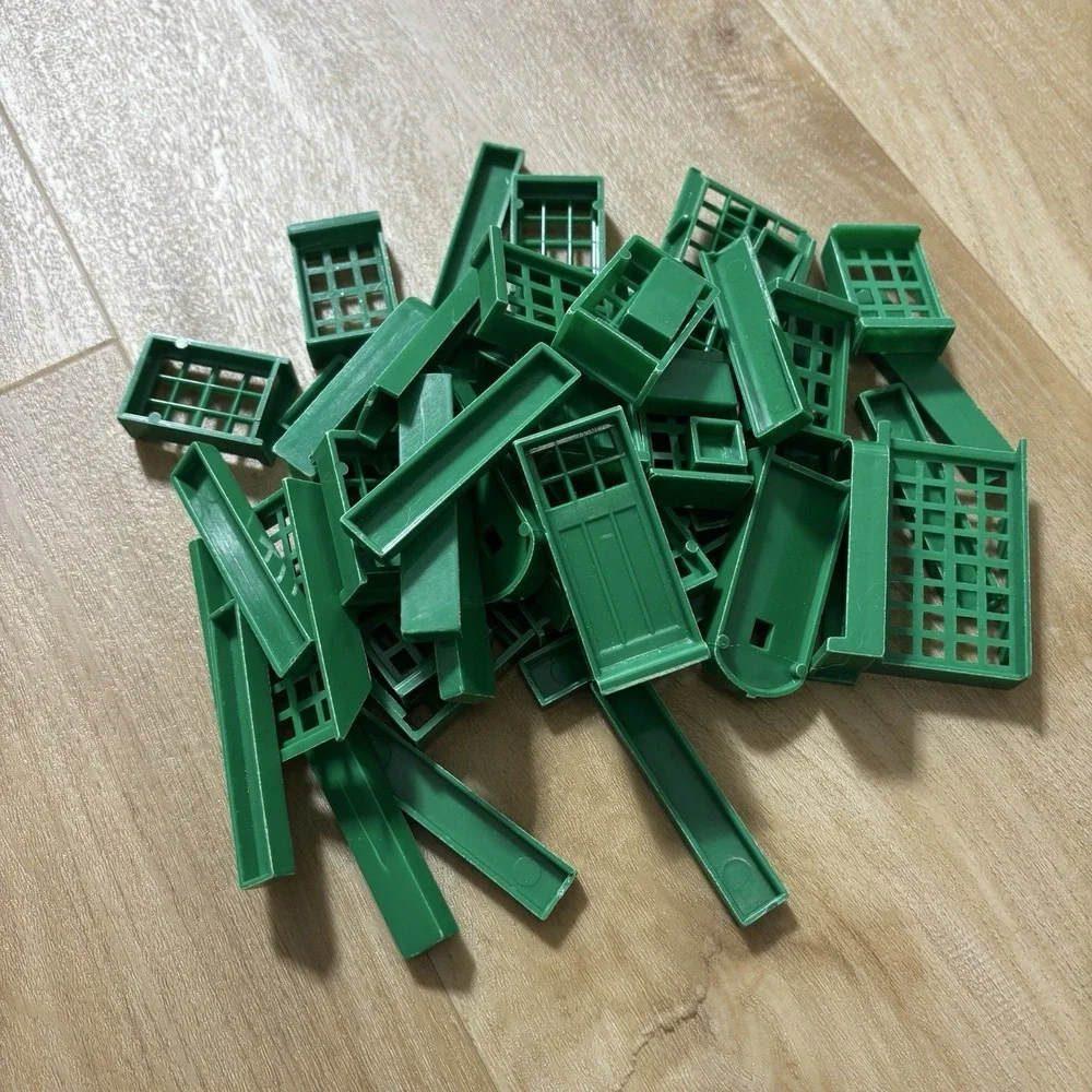 VTG 50s BLOCK CITY Plastic Blocks 600 Pcs Building White Green Clear Fences Door